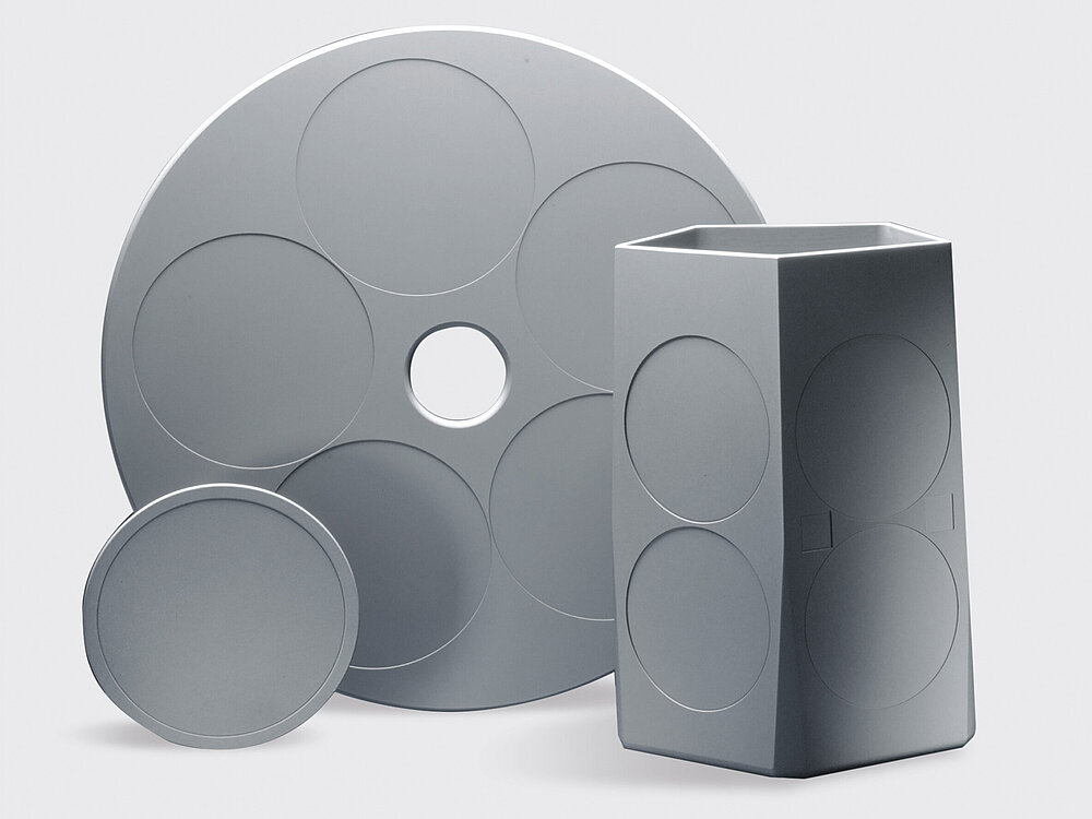 Udviklingen af ​​CVD-SiC fra tynde filmbelægninger til bulkmaterialer